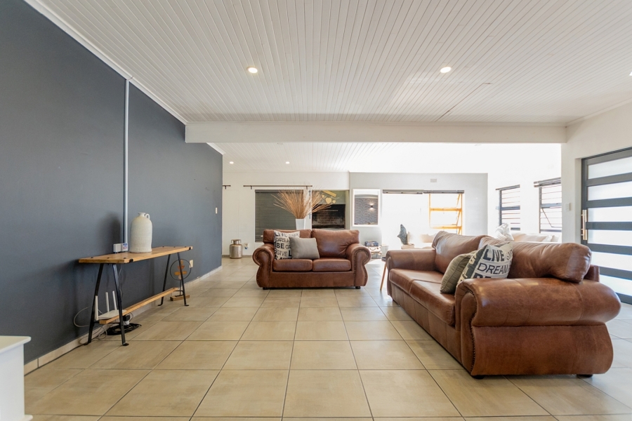 4 Bedroom Property for Sale in Laaiplek Western Cape